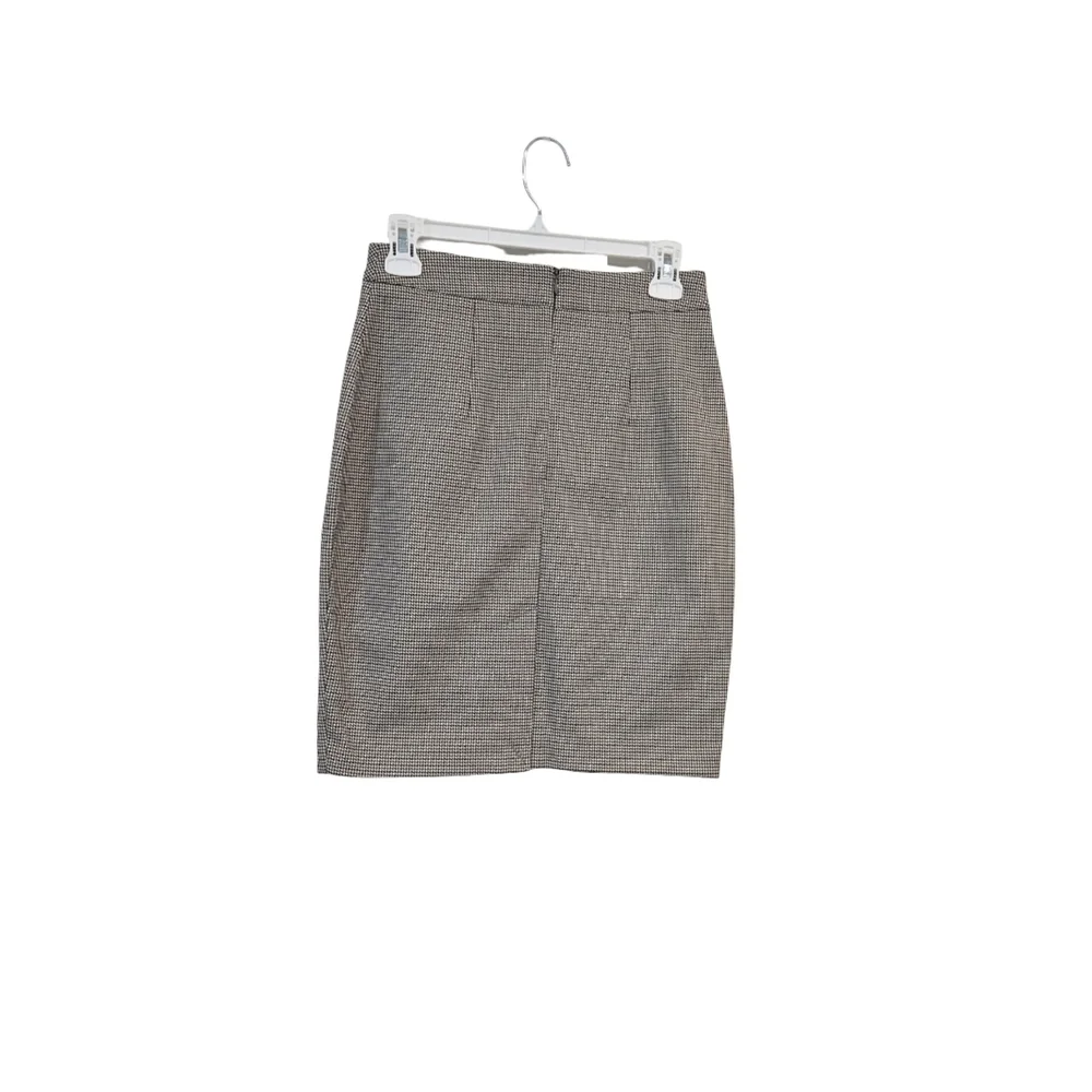 H&M Gray Knee-Length Pencil Skirt Work (New)